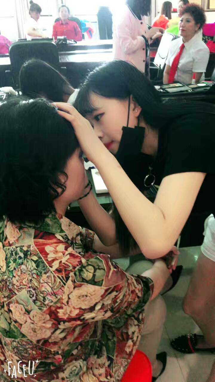 콿ѧУ콿ױӰѧУеױס